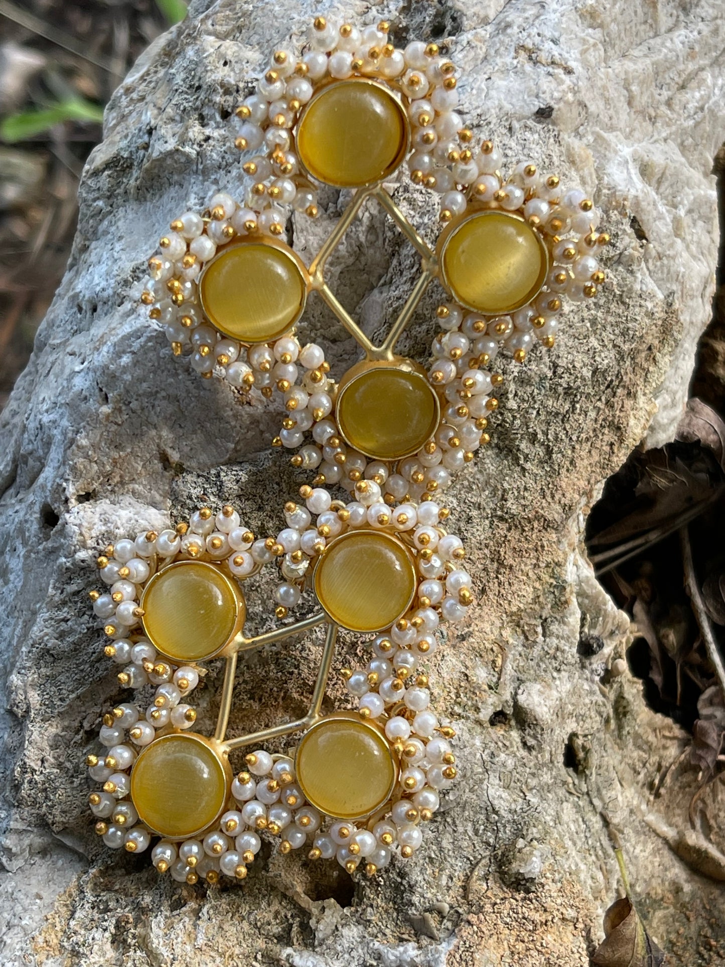 Unique Yellow Color Glass Stone with Beads